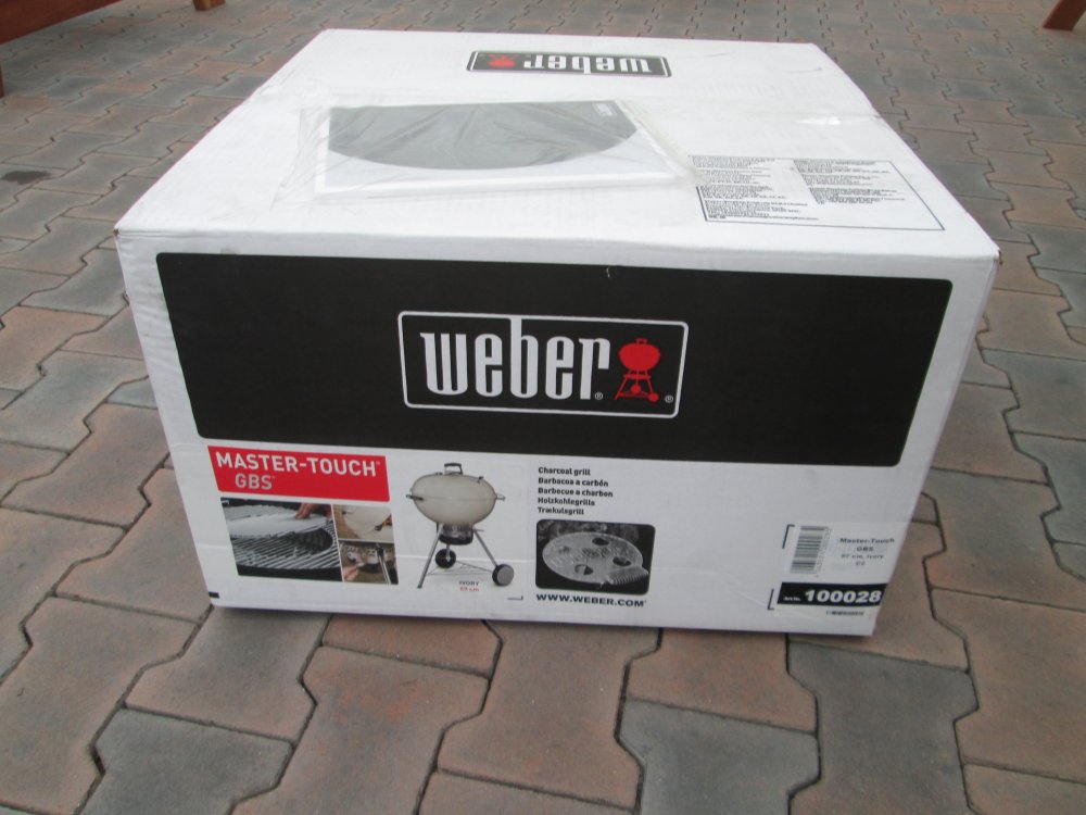 Gril Weber Master Touch - balení v krabici
