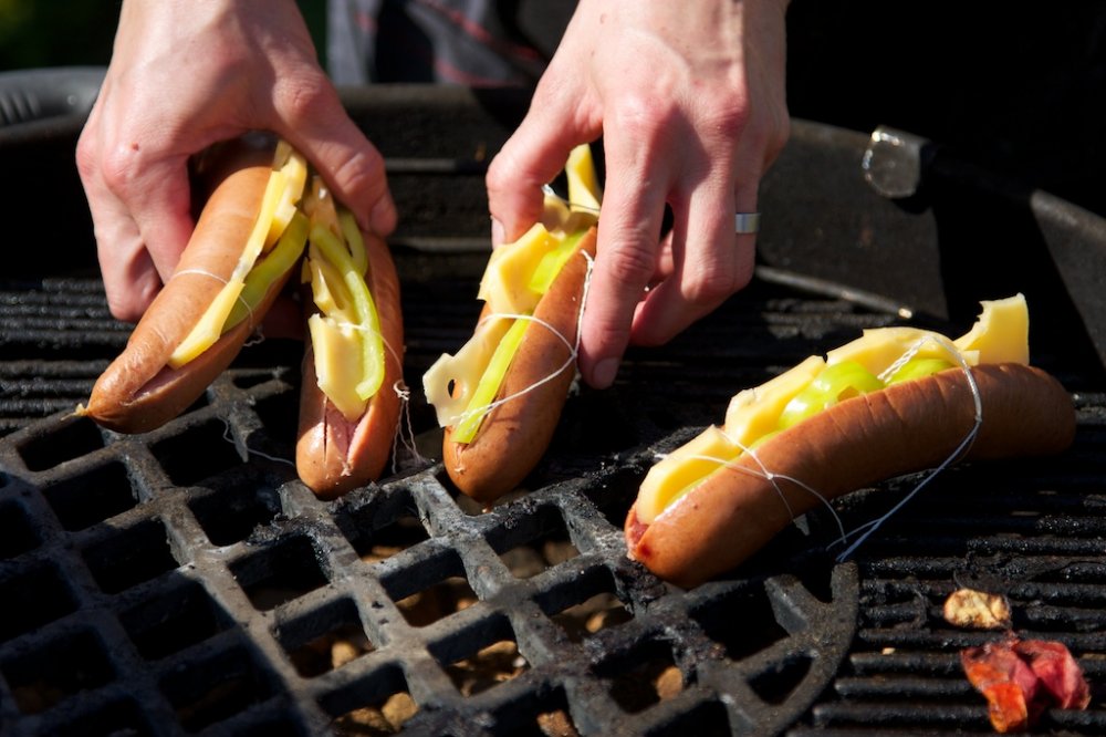 Hot dog na grilu