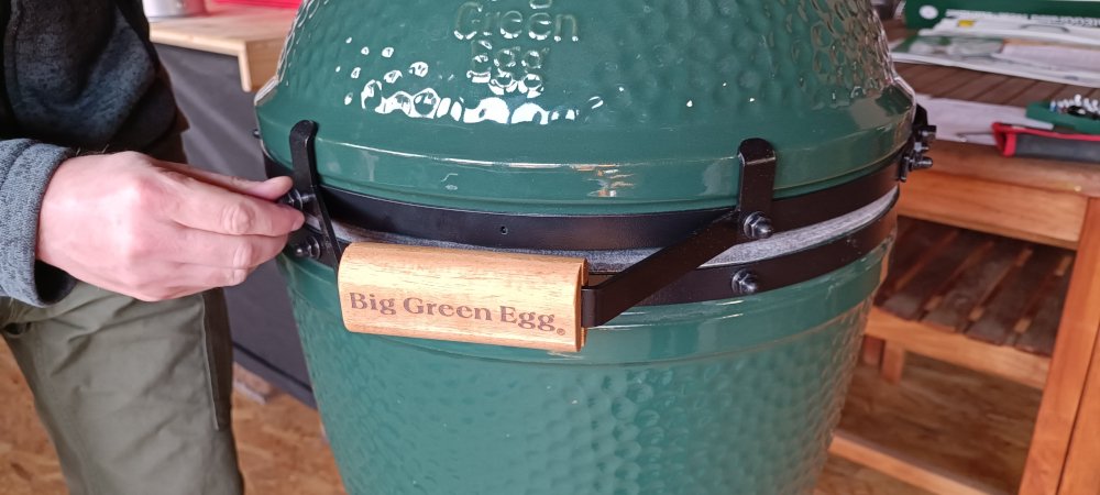 recenze keramického grilu big green egg medium