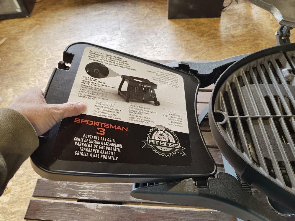 Recenze plynového grilu Pit Boss Sportsman – akční set