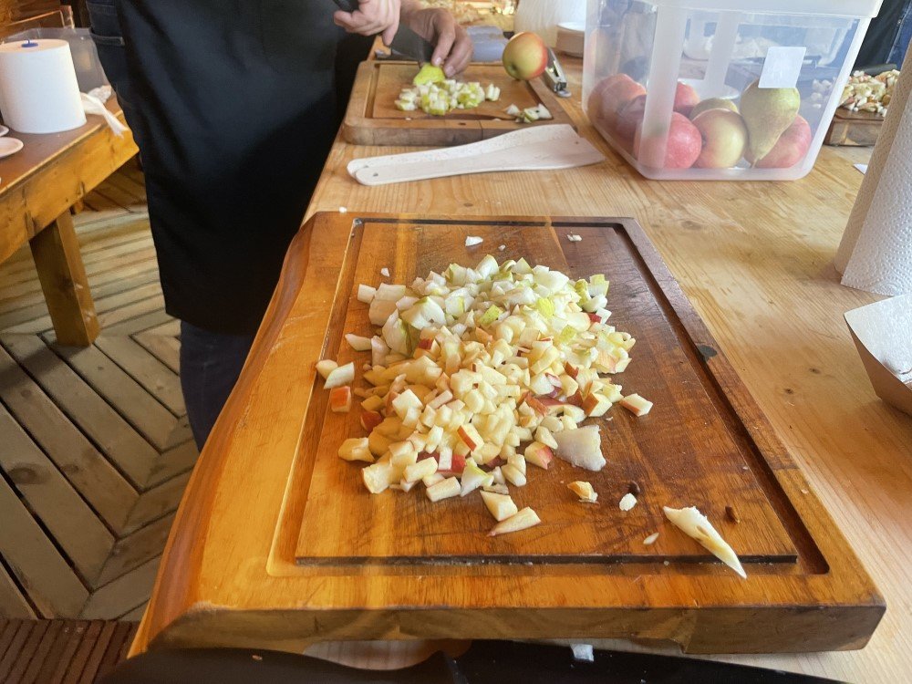 Recept na Crumble s hruškami a jablky v Big Green Egg 